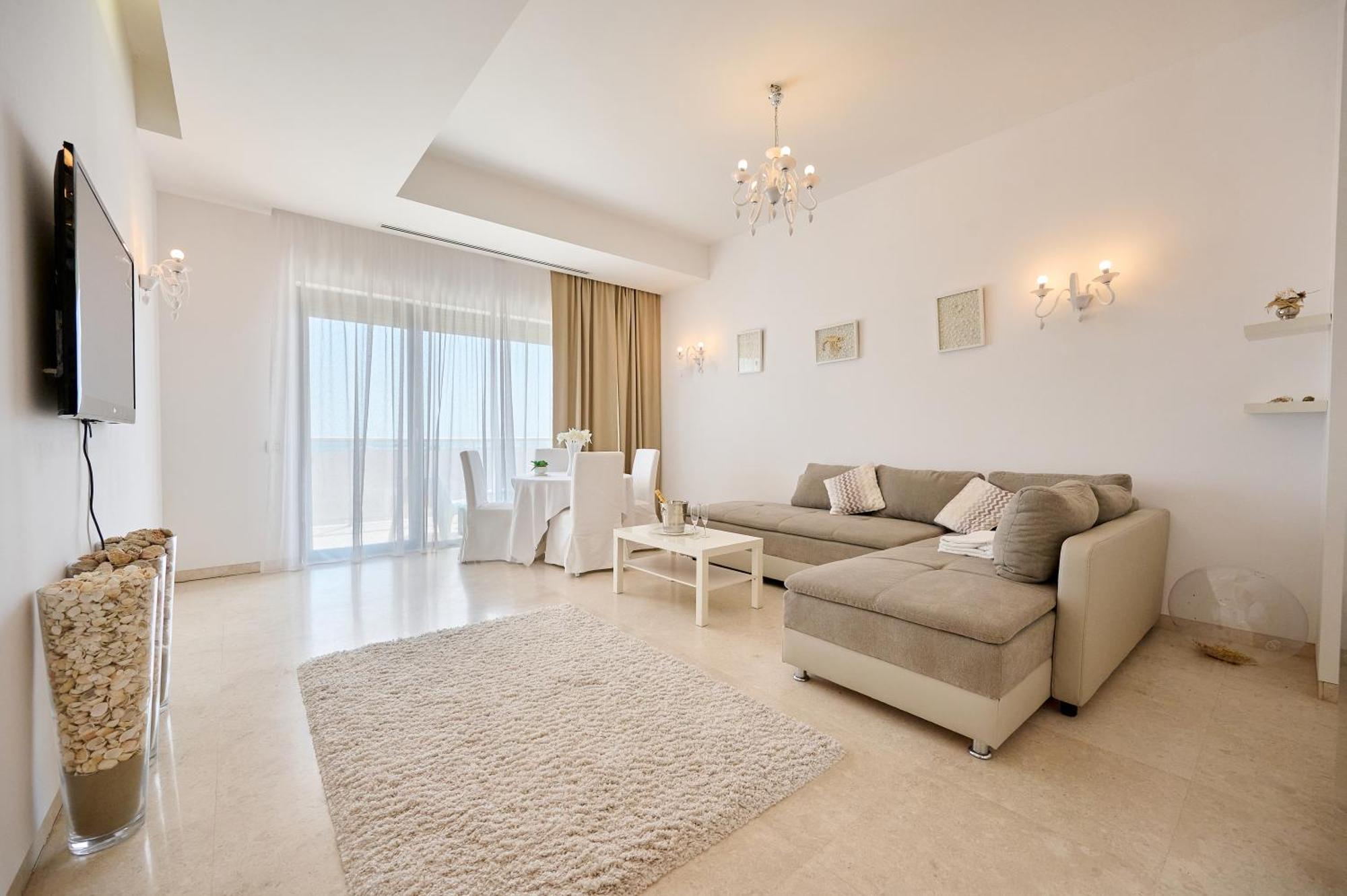 Caelia Dana * Mamaia